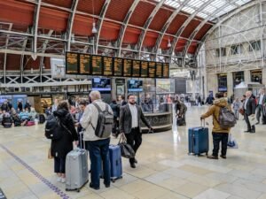 Friday flight cancellations top 5,900, disrupting holiday travel